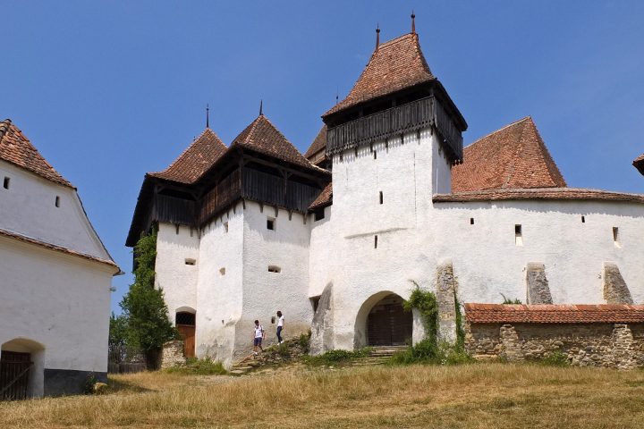 Prinz Charles (wenn es nach der Bevölkerung ginge, der nächste König von Rumänien :-)) ist es zu verdanken, dass die Burg in derart gutem Zustand ist.